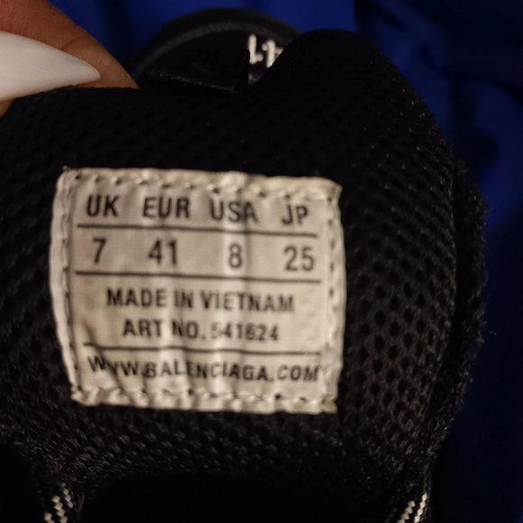 Balenciaga shoes - Picture 9 of 12